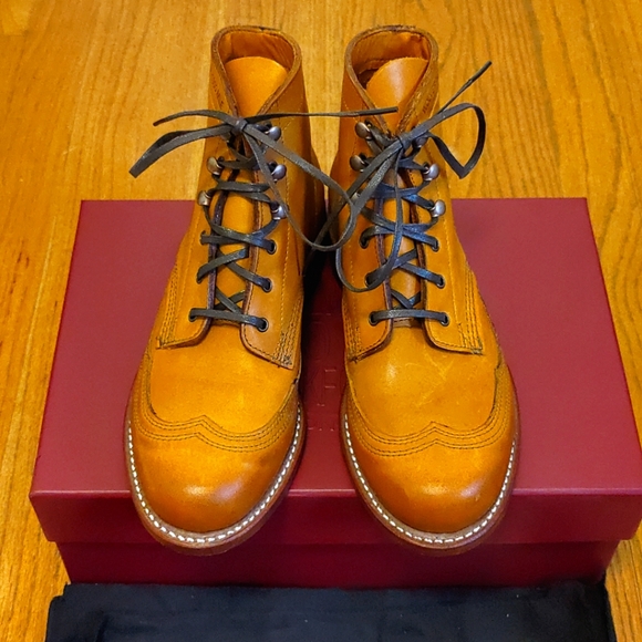 Size 5 Women's Wolverine 1000 Mile Addison Boot in tan - Picture 3 of 5